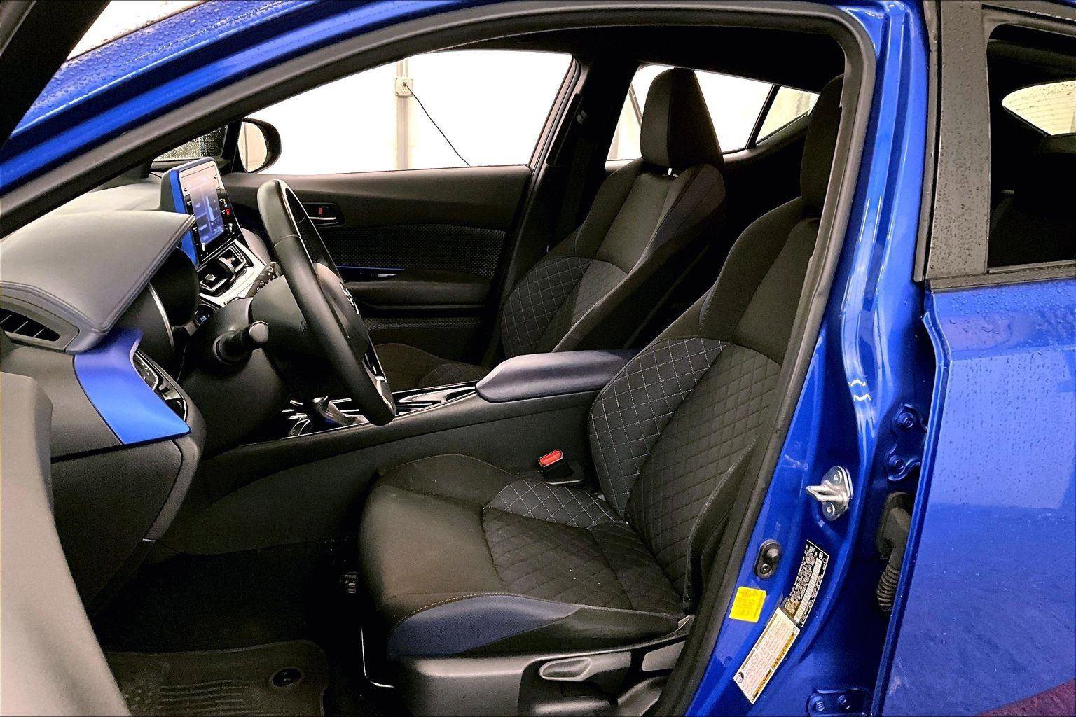 Used 2020 Toyota C-HR XLE image 24