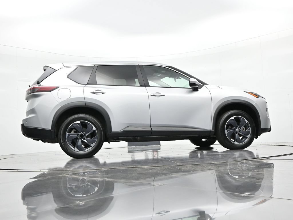 Used 2024 Nissan Rogue SV FWD image 21