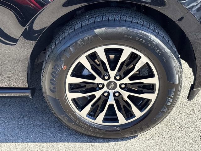 Certified 2025 Ford Expedition Platinum AWD/4WD image 9
