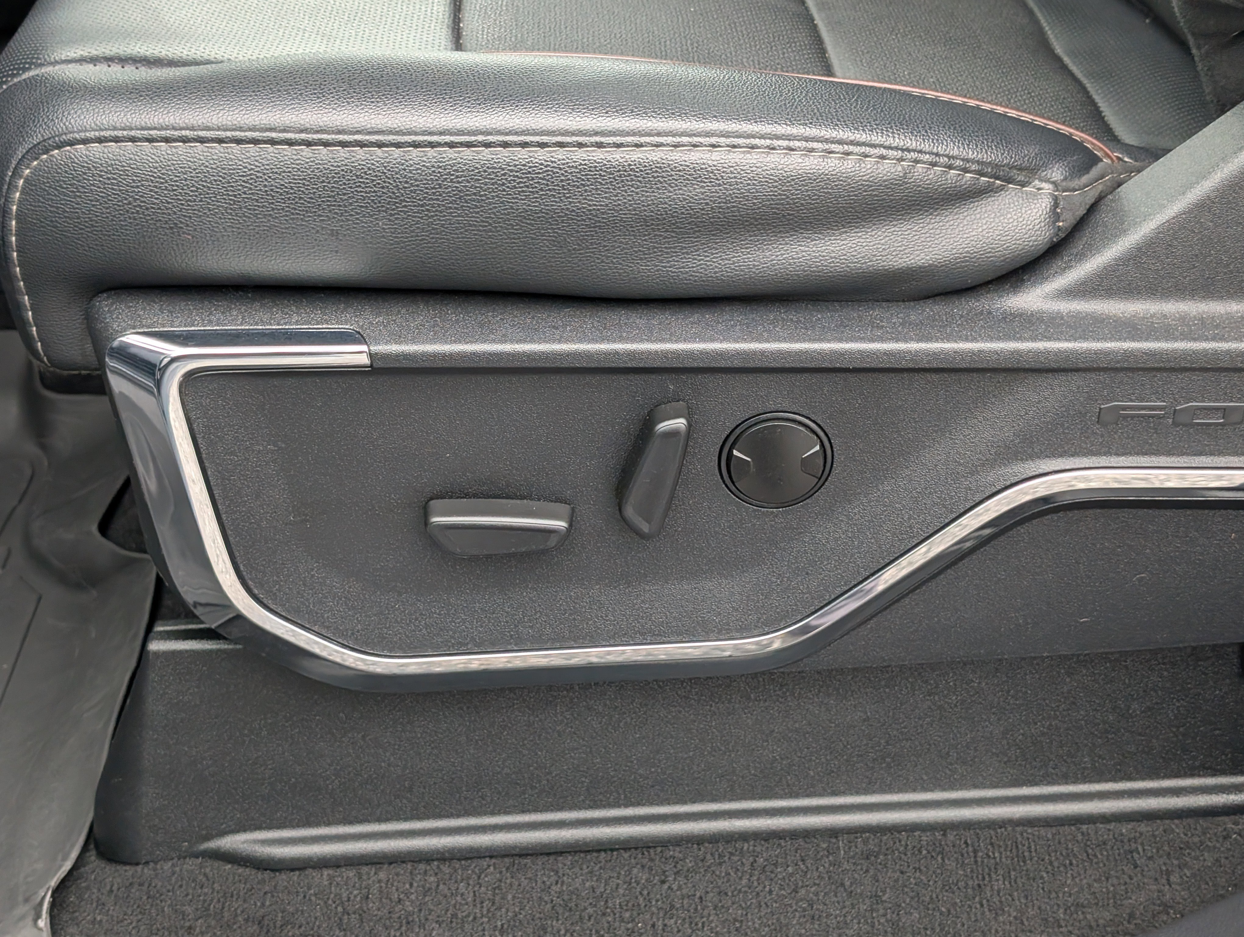 Certified 2024 Ford F250 Lariat w/ Lariat Ultimate Package image 22