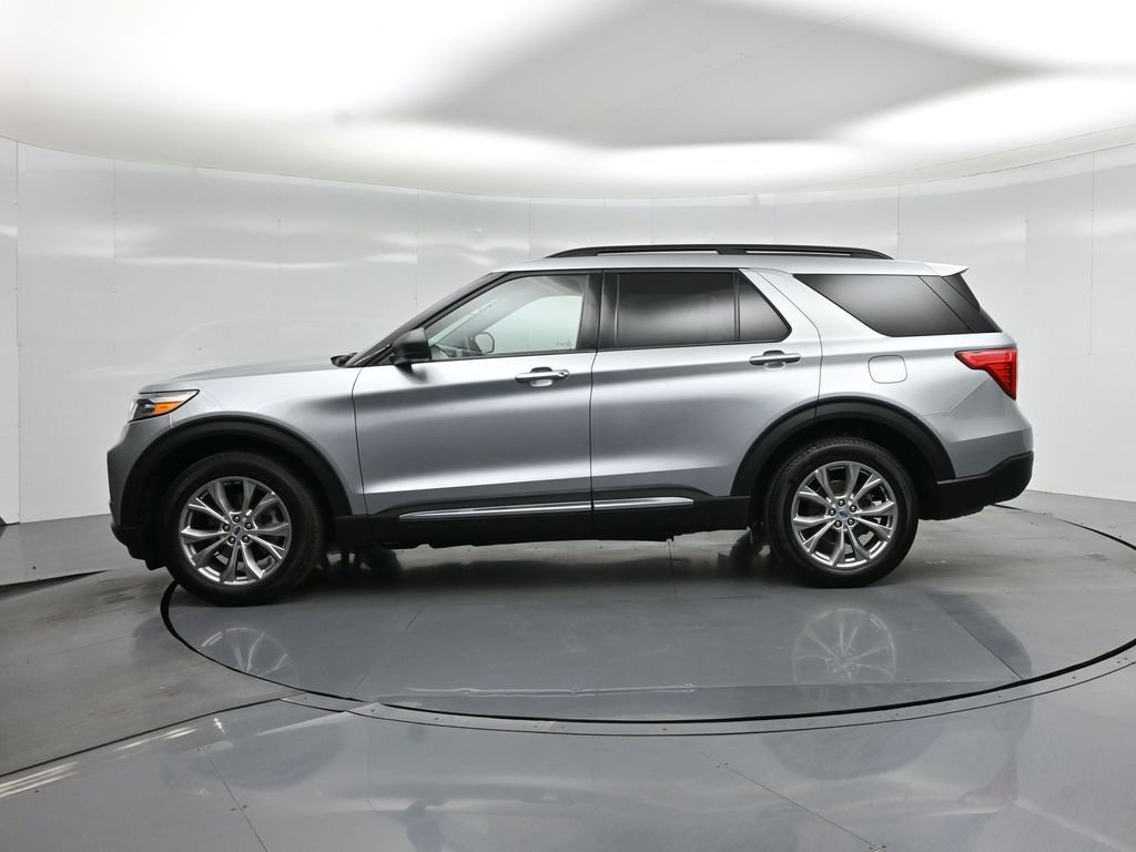 Certified 2023 Ford Explorer XLT w/ Equipment Group 202A AWD/4WD image 29