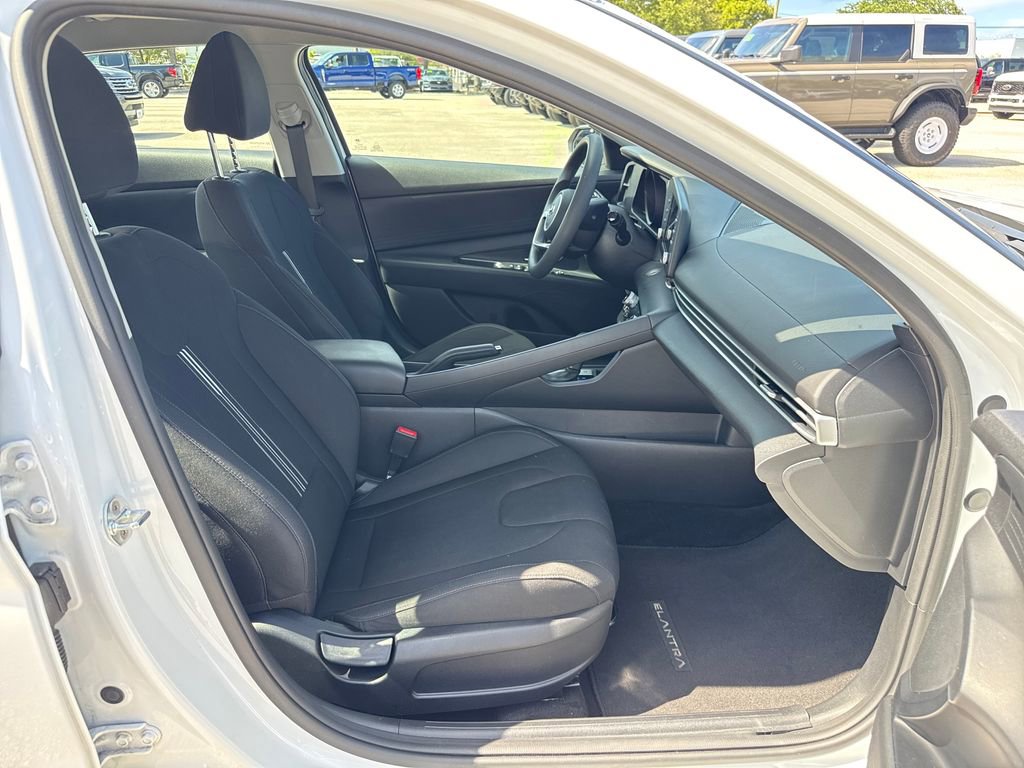 Used 2021 Hyundai Elantra SEL FWD image 23