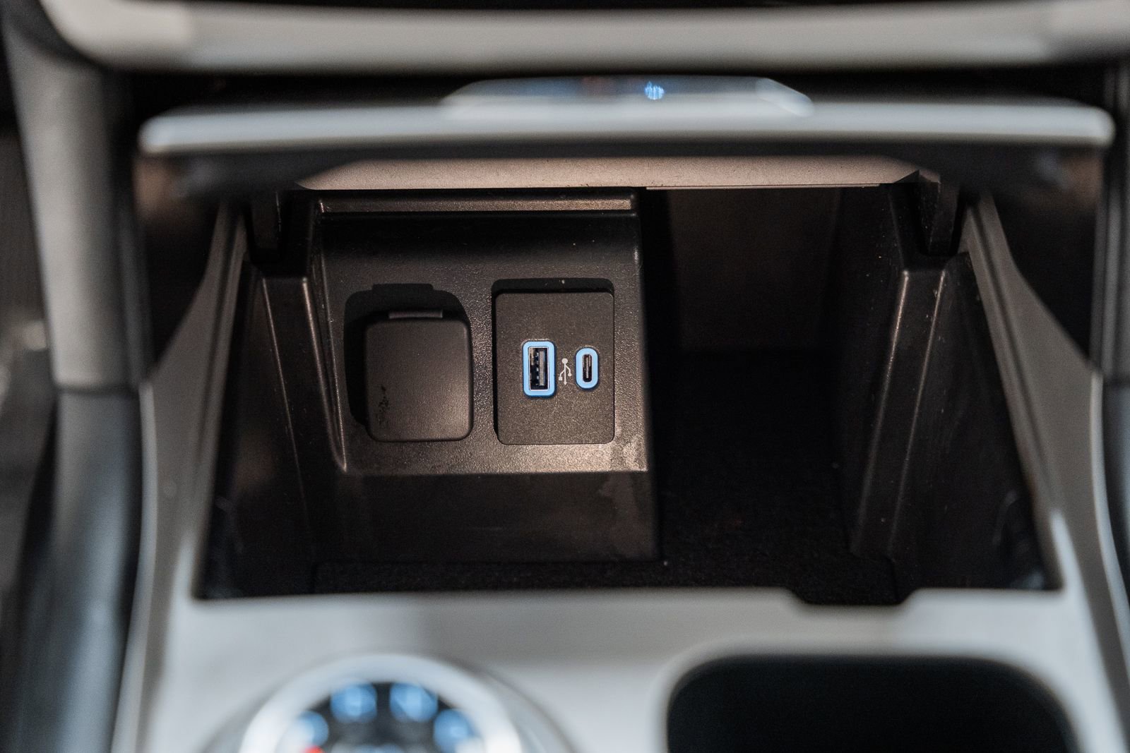 Certified 2021 Ford Explorer XLT w/ Class III Trailer Tow Package image 29