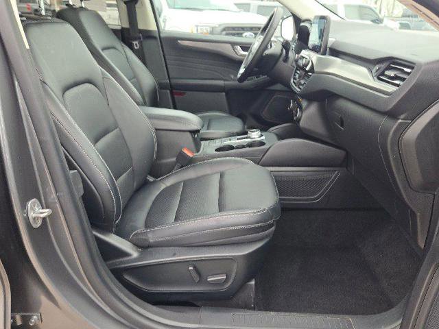 Certified 2022 Ford Escape Titanium w/ Class II Trailer Tow Package image 7