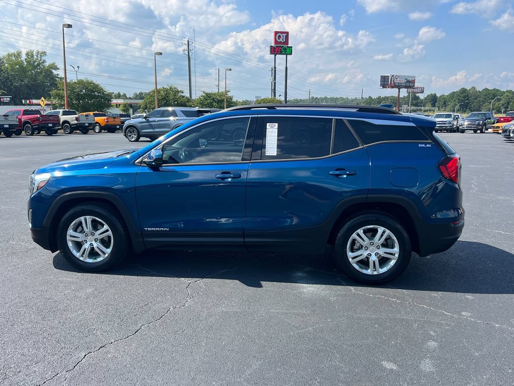 Used 2020 GMC Terrain SLE w/ Driver Convenience Package FWD image 4