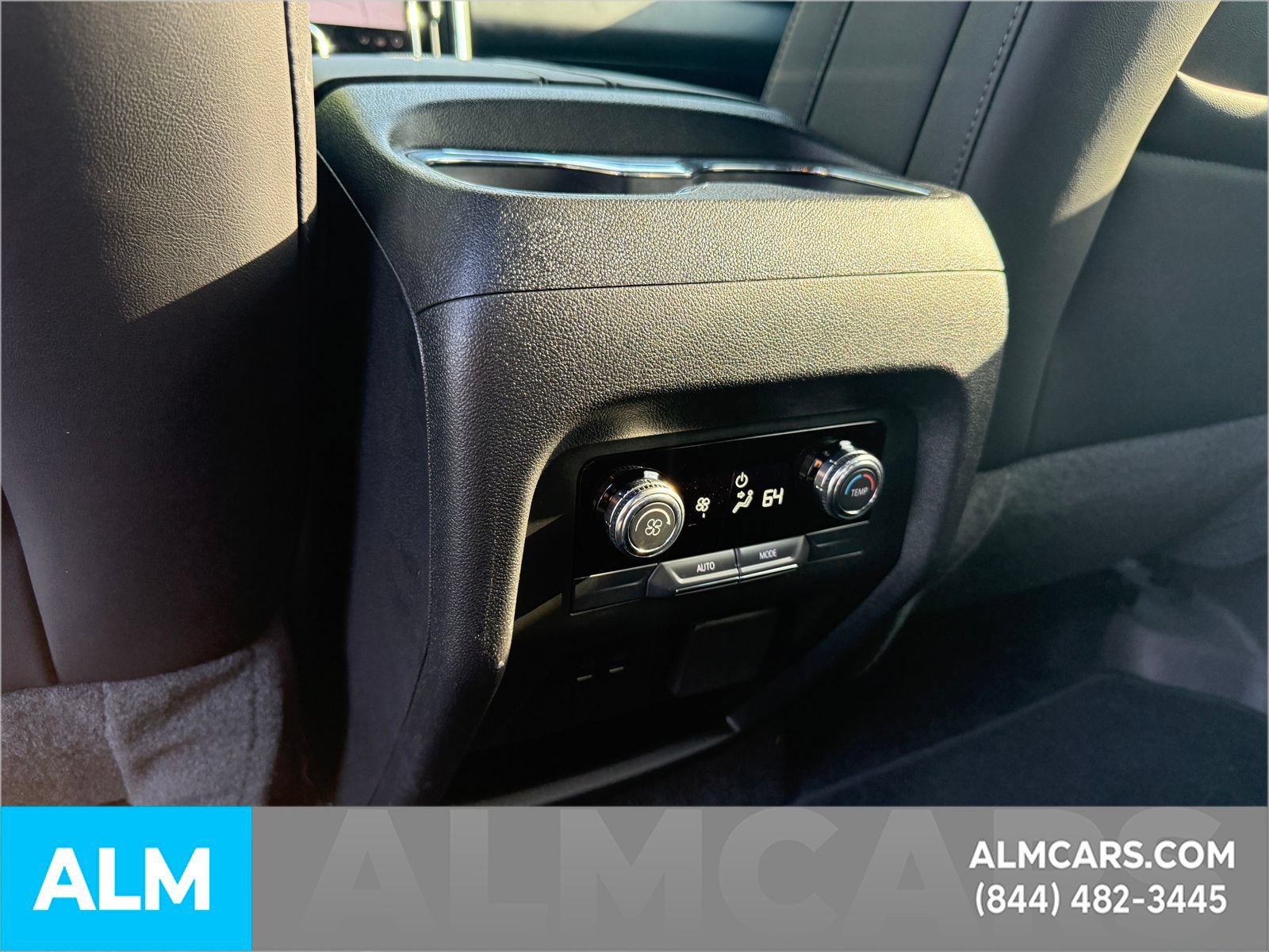 Used 2025 GMC Acadia Elevation w/ Elevation Premium Package FWD image 12