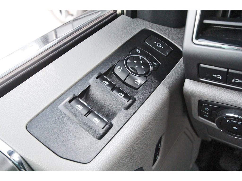 Certified 2022 Ford F250 XLT w/ XLT Premium Package AWD/4WD image 21