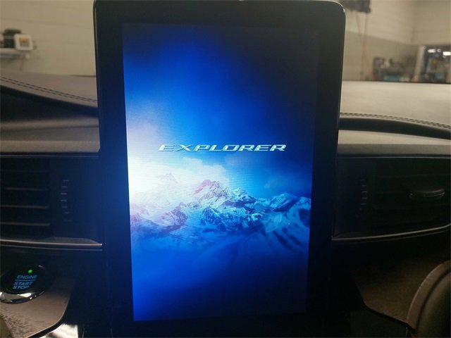 Certified 2021 Ford Explorer Platinum w/ Equipment Group 601A image 20