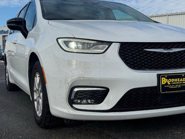 Used 2024 Chrysler Pacifica Touring-L FWD image 4