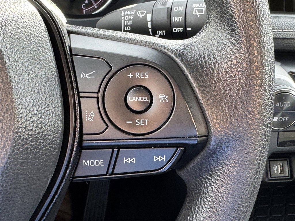 Used 2024 Toyota RAV4 XLE image 15