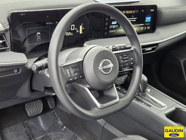 Used 2025 Nissan Kicks SV FWD image 19