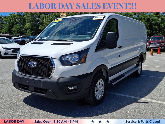 Certified 2025 Ford Transit 250 Low Roof w/ Exterior Upgrade Package RWD image 4