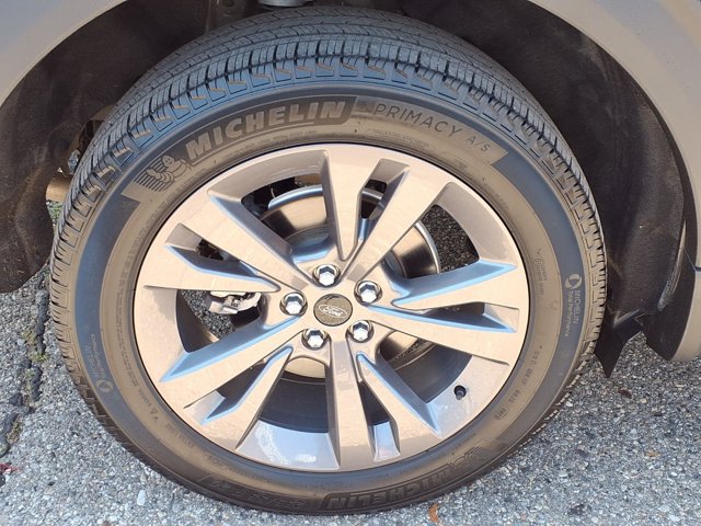Certified 2024 Ford Explorer XLT w/ Equipment Group 202A AWD/4WD image 31