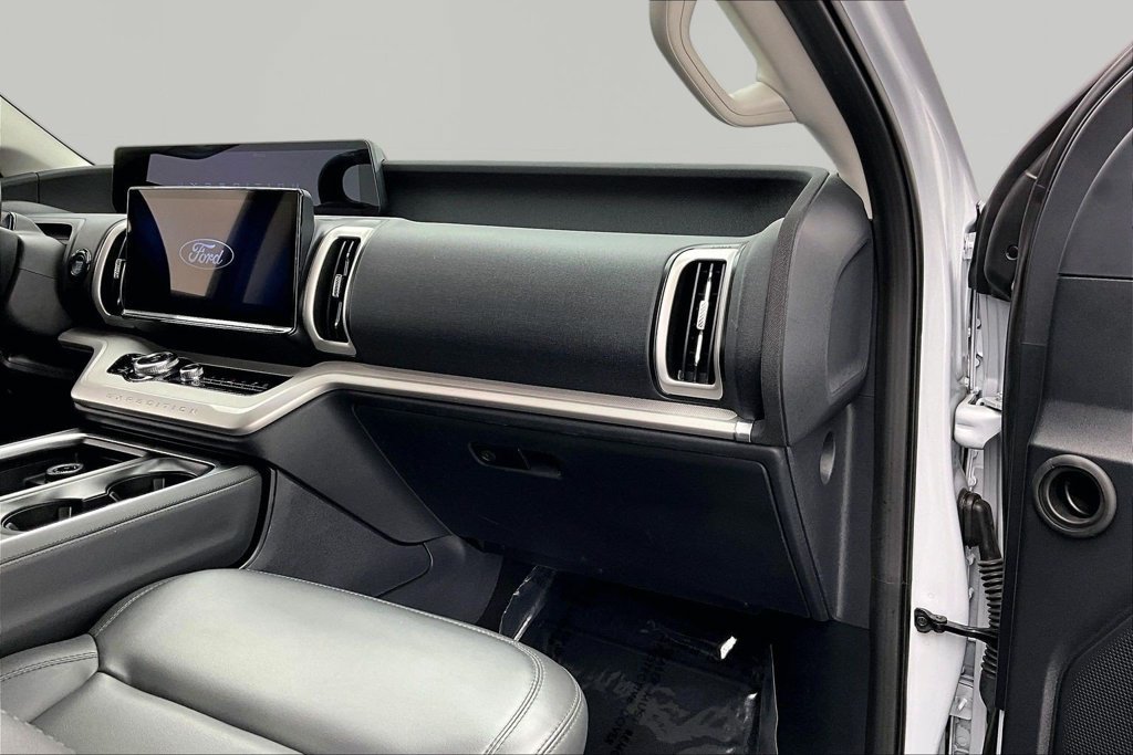 Certified 2026 Ford Expedition Max Active AWD/4WD image 16
