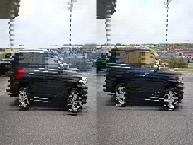 Certified 2023 Ford Expedition Platinum image 2