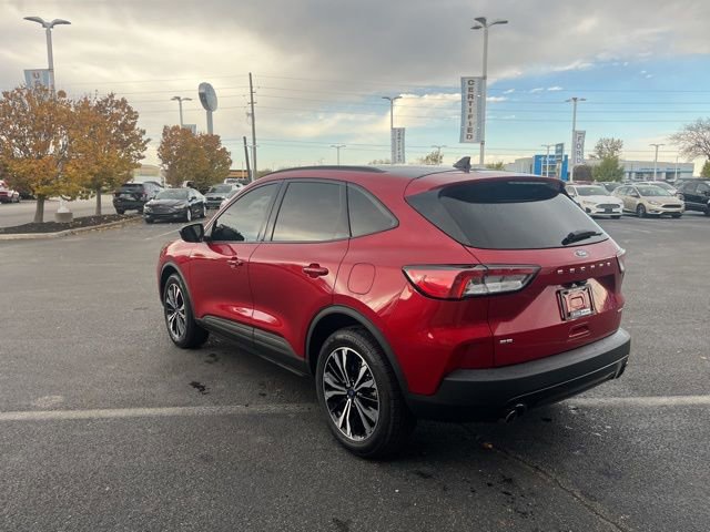 Certified 2022 Ford Escape SE w/ SE Sport Appearance Package image 3