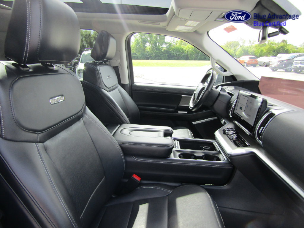 Certified 2025 Ford Expedition Platinum w/ Driver's Package AWD/4WD image 19