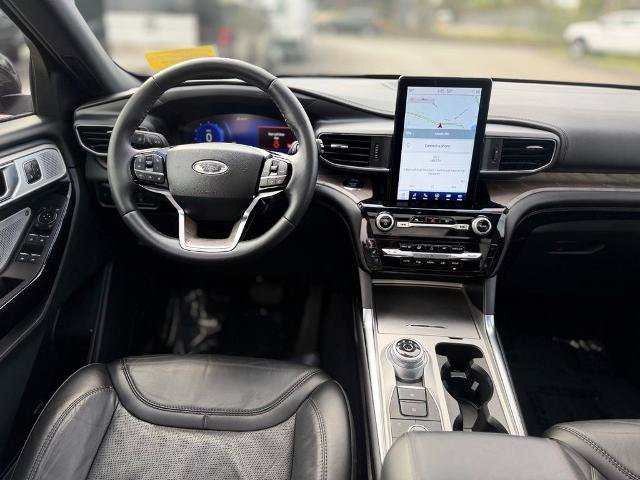 Certified 2023 Ford Explorer Platinum w/ Technology Package AWD/4WD image 13