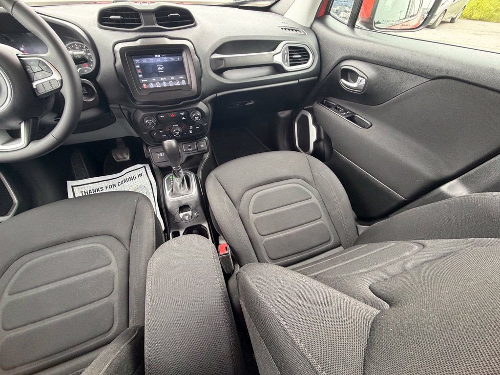 Used 2021 Jeep Renegade Latitude AWD/4WD image 12