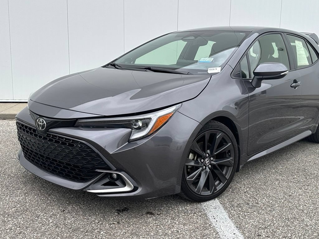 Used 2023 Toyota Corolla XSE FWD image 2