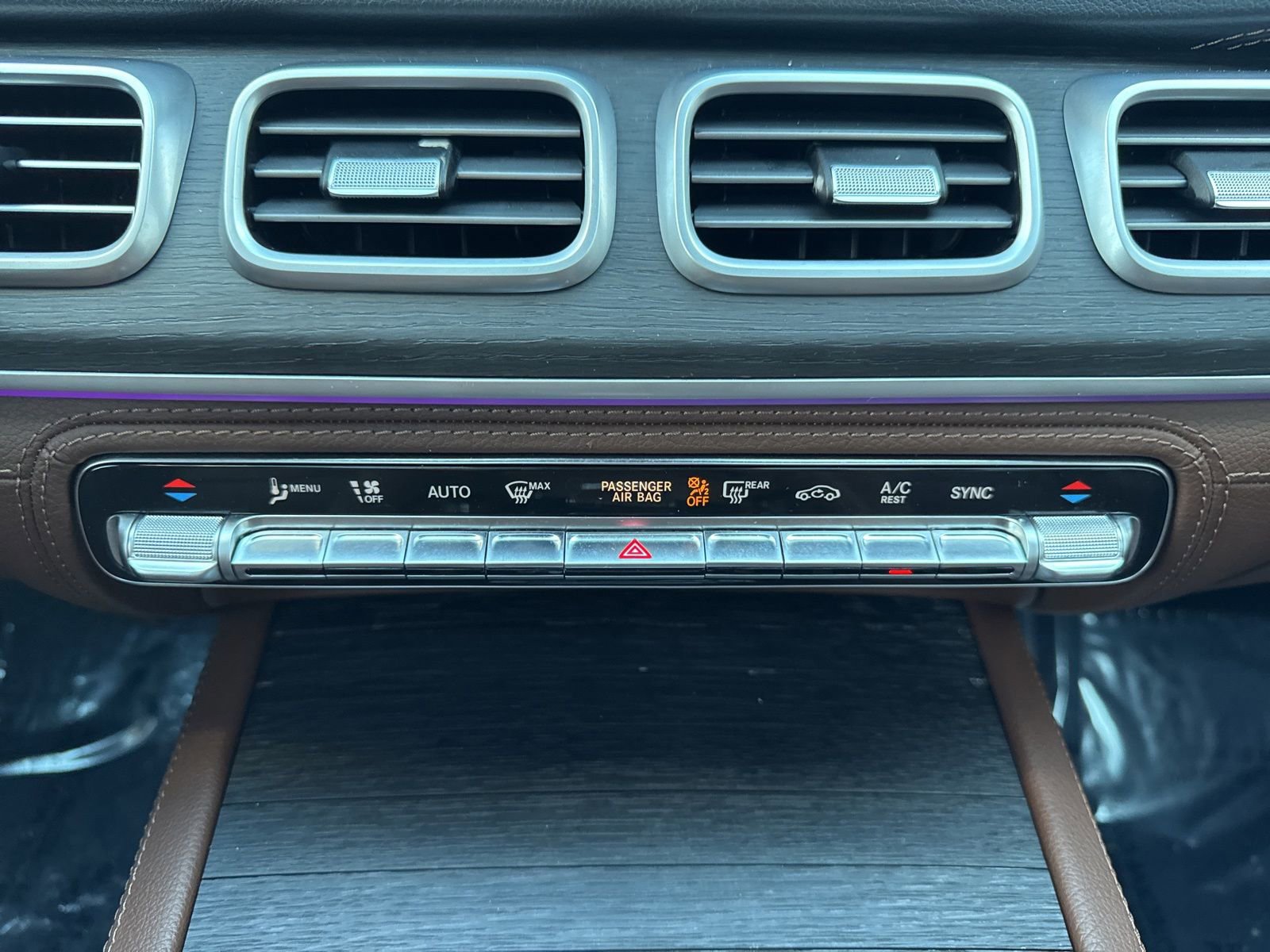 Used 2024 Mercedes-Benz GLE 350 4MATIC image 35