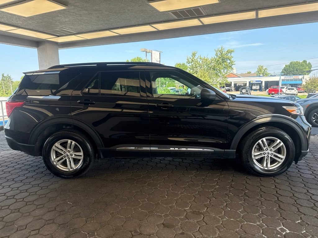 Certified 2024 Ford Explorer XLT w/ Equipment Group 202A AWD/4WD image 5