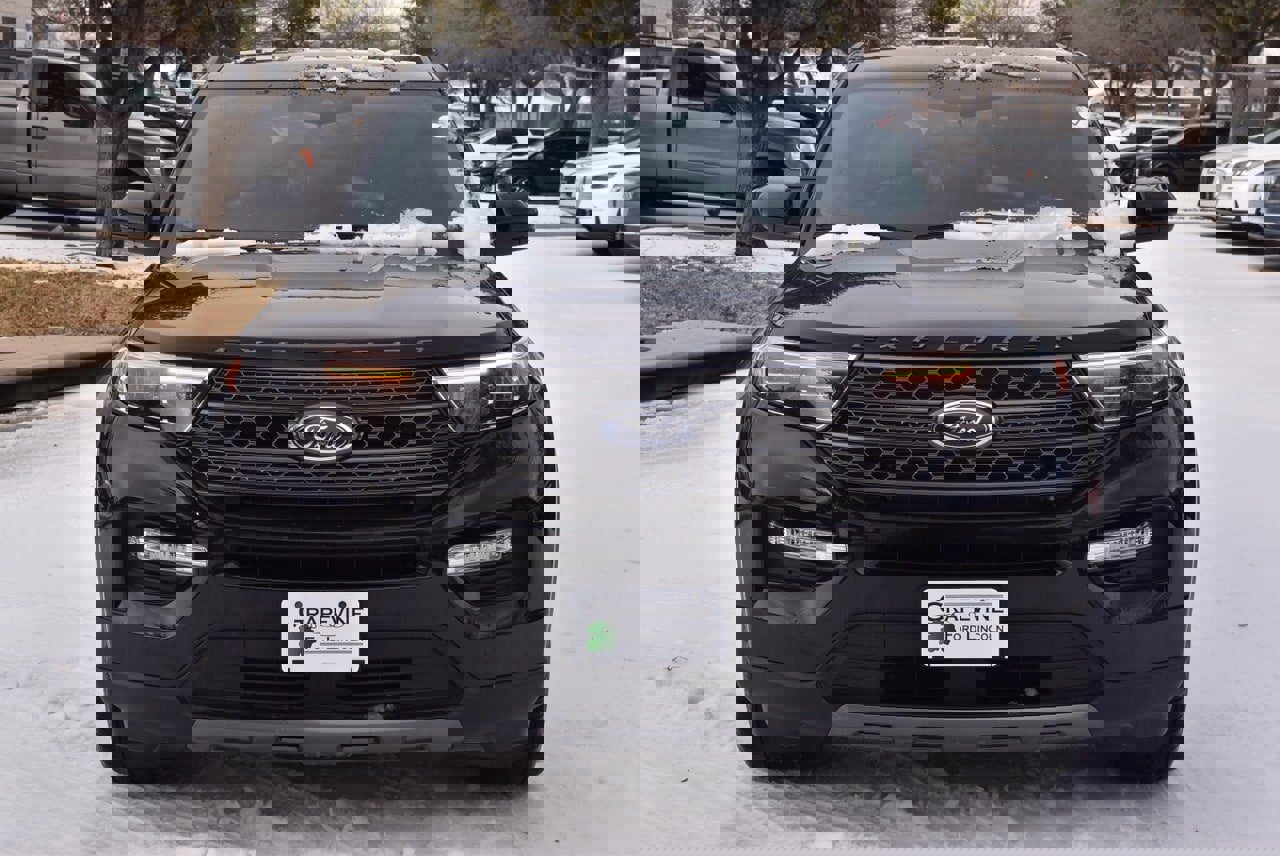 Certified 2023 Ford Explorer XLT w/ Equipment Group 202A image 3