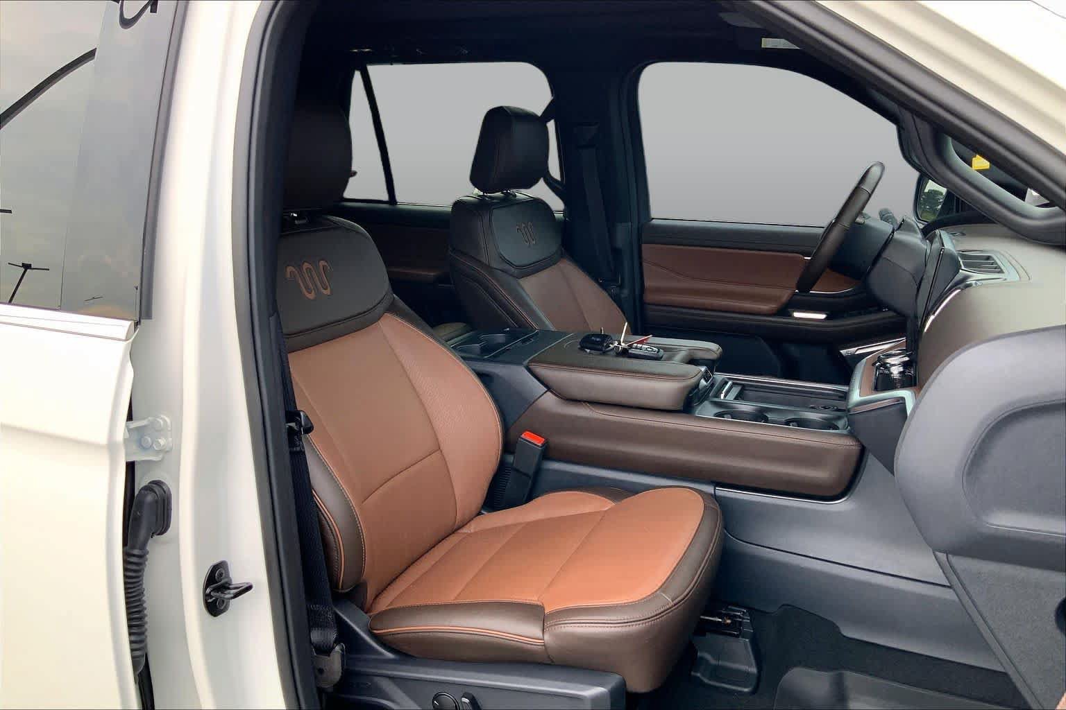 Certified 2025 Ford Expedition King Ranch AWD/4WD image 9