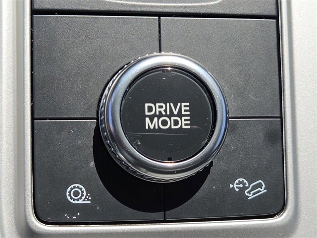 Certified 2022 Ford Explorer XLT w/ Equipment Group 202A image 21