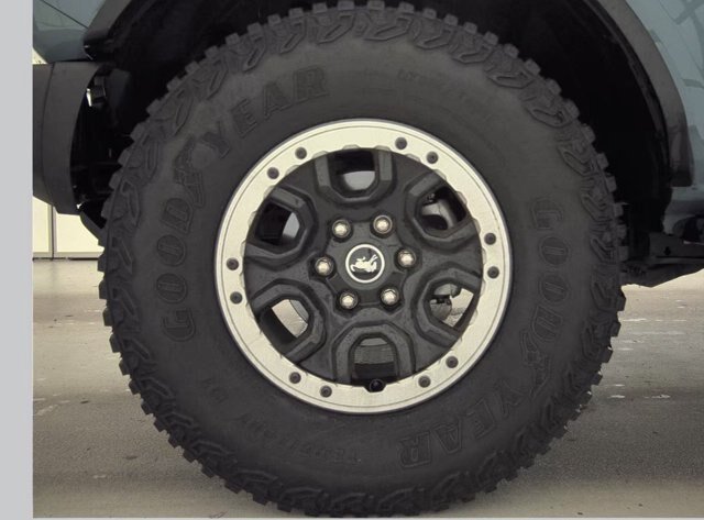 Certified 2023 Ford Bronco Badlands w/ Sasquatch Package AWD/4WD image 8