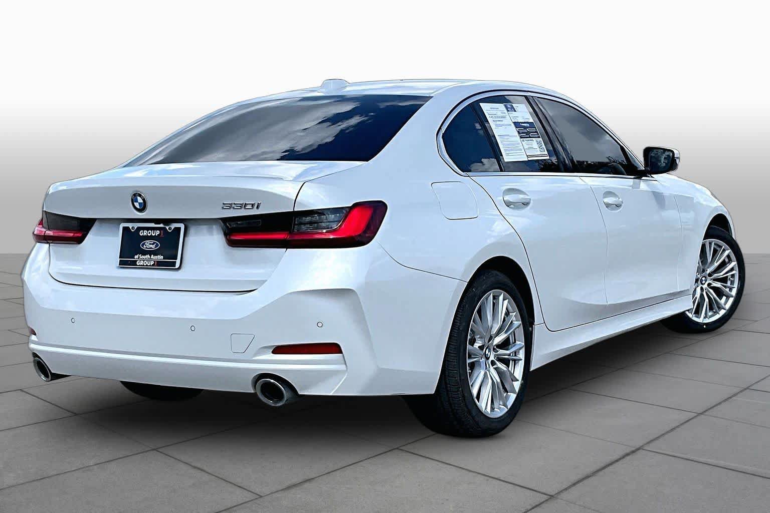 Used 2024 BMW 330i Sedan w/ Convenience Package RWD image 13