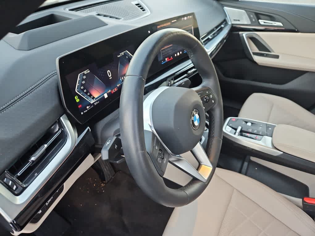Used 2025 BMW X2 xDrive28i w/ Premium Package AWD/4WD image 7
