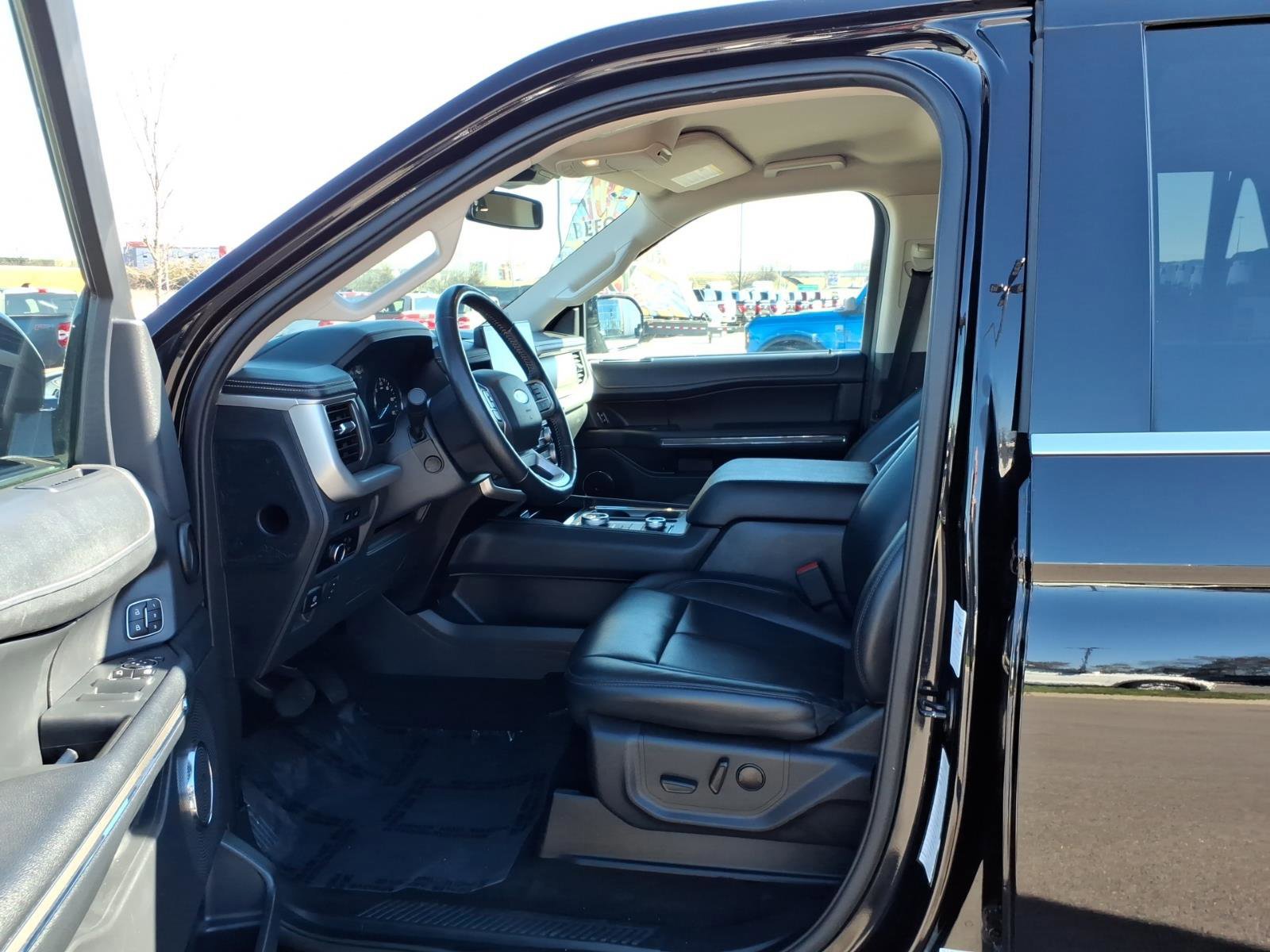 Certified 2024 Ford Expedition Max XLT image 11