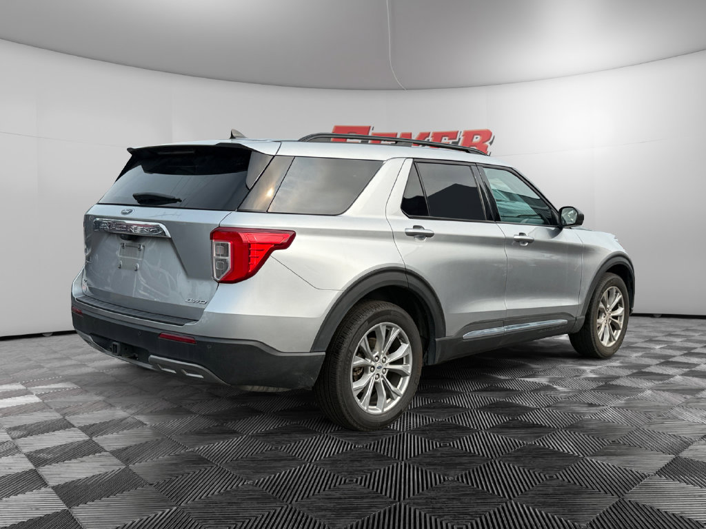 Certified 2023 Ford Explorer XLT w/ Equipment Group 202A AWD/4WD image 4