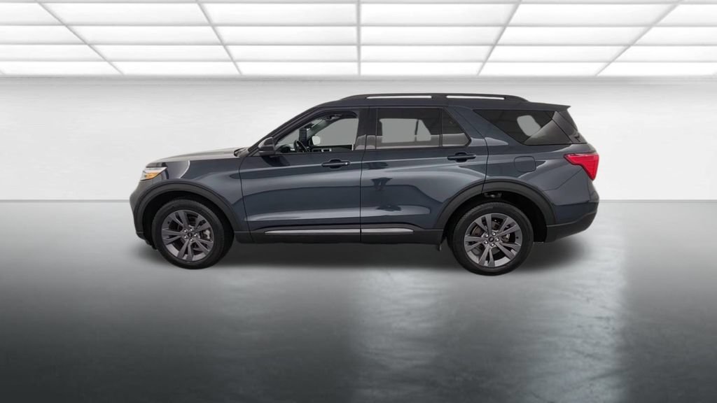 Certified 2024 Ford Explorer XLT w/ Equipment Group 202A AWD/4WD image 5
