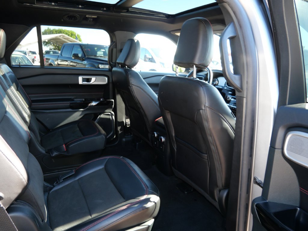 Certified 2023 Ford Explorer ST-Line w/ Class IV Trailer Tow Package AWD/4WD image 13