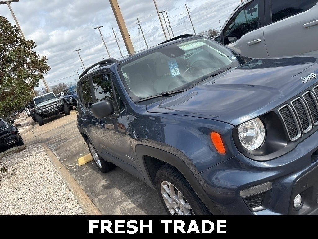 Used 2022 Jeep Renegade Latitude w/ Convenience Group image 2