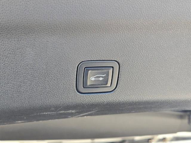 Used 2021 Cadillac Escalade Sport Platinum w/ LPO, ONYX Package image 19