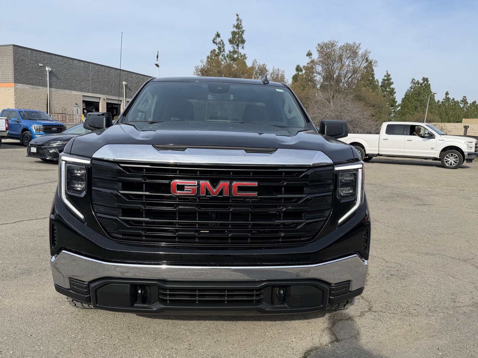 Used 2024 GMC Sierra 1500 Pro w/ Pro Value Package image 8