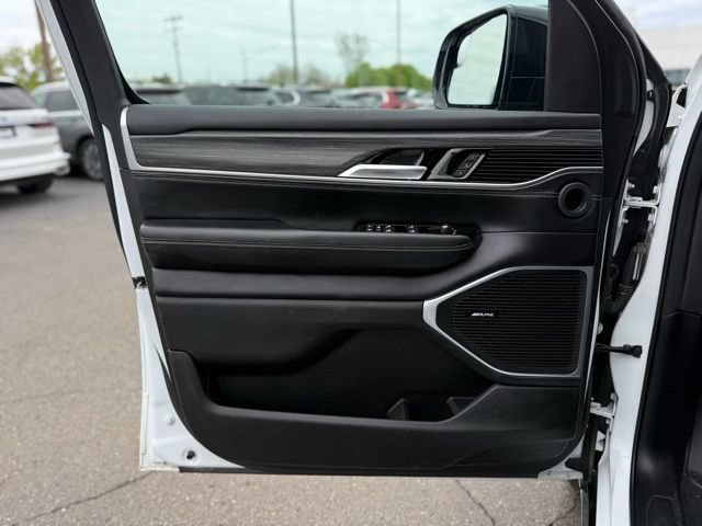 Used 2023 Jeep Wagoneer Series II AWD/4WD image 5