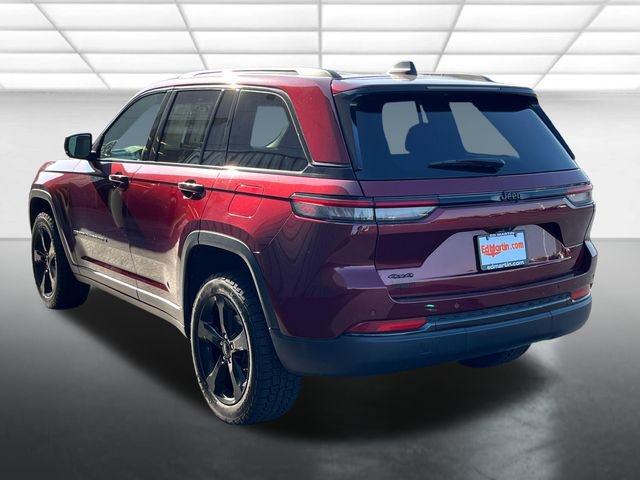 Used 2024 Jeep Grand Cherokee Altitude AWD/4WD image 7