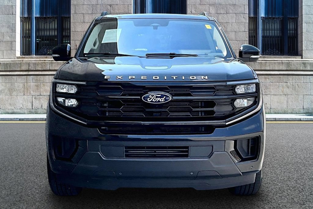 Certified 2025 Ford Expedition Active RWD image 3