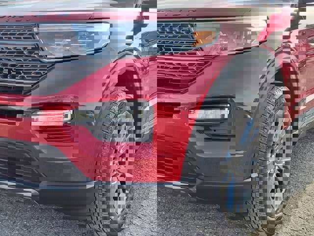 Certified 2023 Ford Explorer XLT w/ Equipment Group 202A image 27