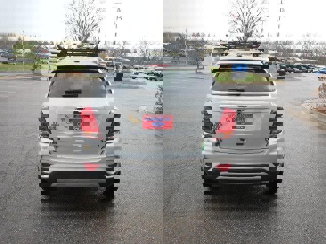 Used 2018 Chevrolet Trax LT w/ Sun & Sound Package image 4