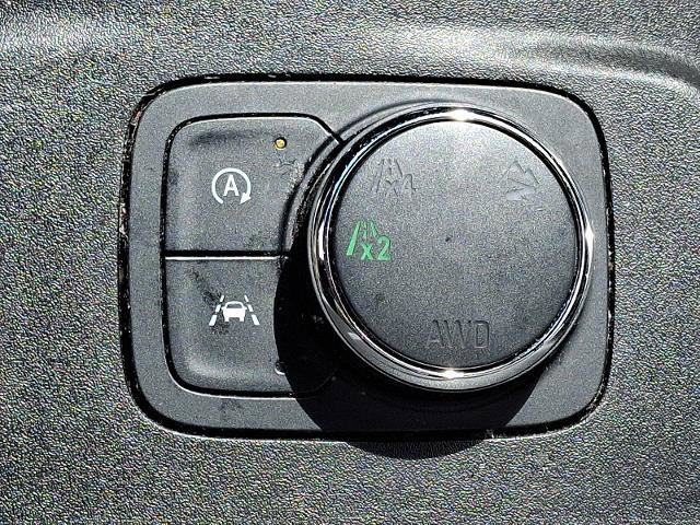 Used 2022 Chevrolet Traverse LT image 24