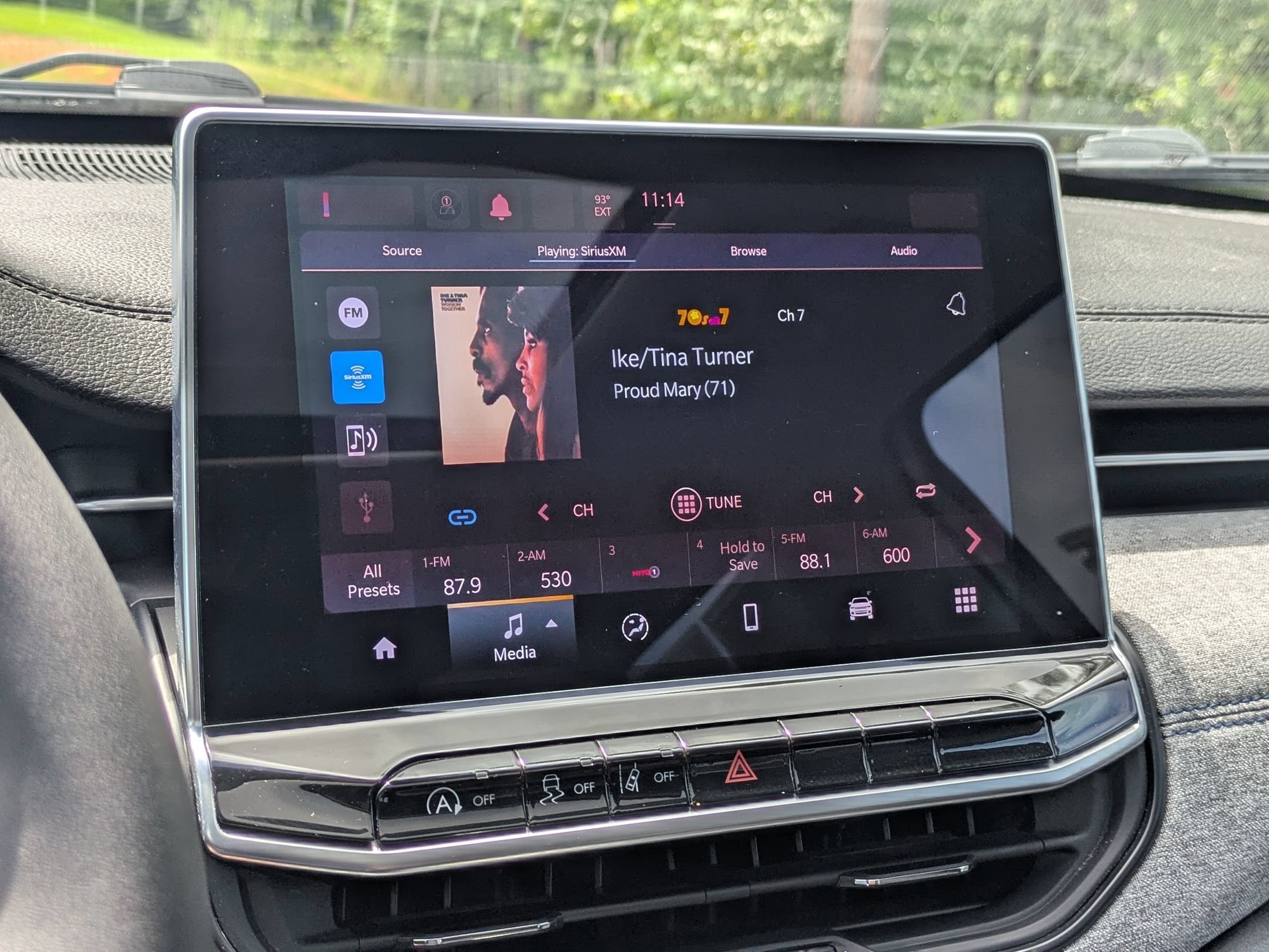Used 2022 Jeep Compass Latitude w/ Sun and Sound Group FWD image 19