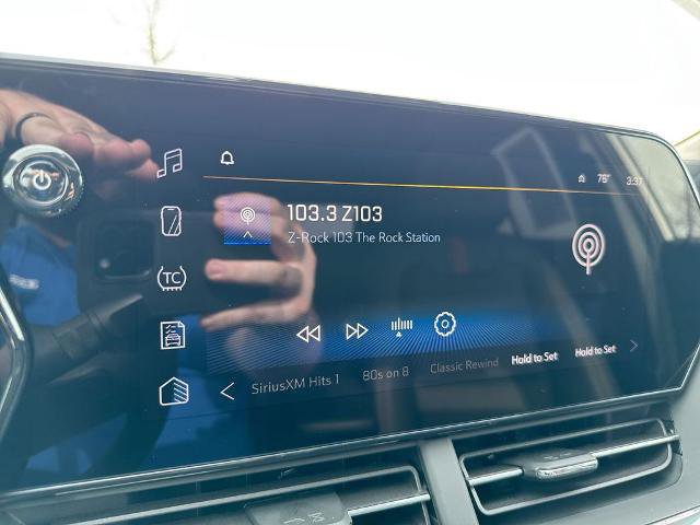 Used 2025 Chevrolet Trax RS w/ Sunroof Package image 14