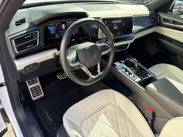 Used 2025 Volkswagen Atlas Cross Sport SEL Premium R-Line AWD/4WD image 17