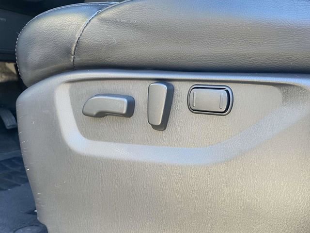 Used 2022 Nissan Armada SL w/ Captain's Chairs Package image 19