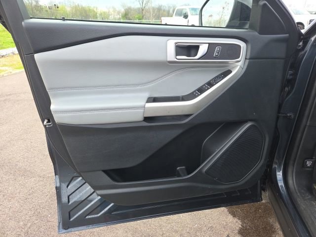 Certified 2022 Ford Explorer XLT w/ Equipment Group 202A image 29